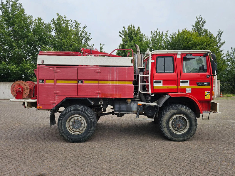 Renault M210 Arbois 3500L - משאית אש: תמונה 4 Renault M210 Arbois 3500L - משאית אש: תמונה 4