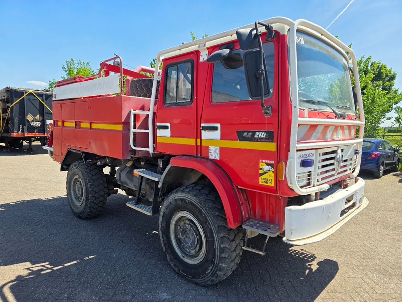 Renault Midliner 210 M210 - משאית אש: תמונה 3 Renault Midliner 210 M210 - משאית אש: תמונה 3