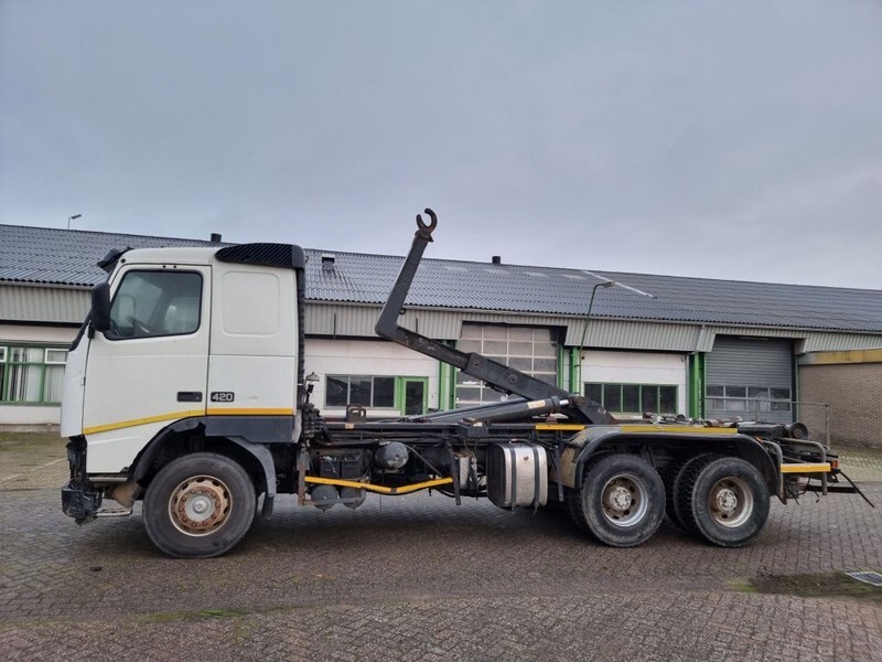 Volvo FH 12.420 6x4 - Manual Gear - STEEL/STEEL - Big Axles - PTO - מזהיר: תמונה 1 Volvo FH 12.420 6x4 - Manual Gear - STEEL/STEEL - Big Axles - PTO - מזהיר: תמונה 1