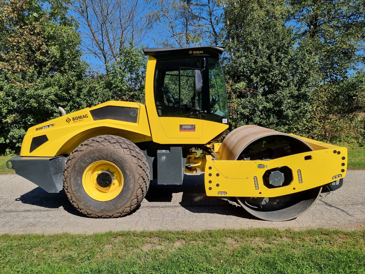 BOMAG BW 213 D-5 PL - רולר: תמונה 2 BOMAG BW 213 D-5 PL - רולר: תמונה 2