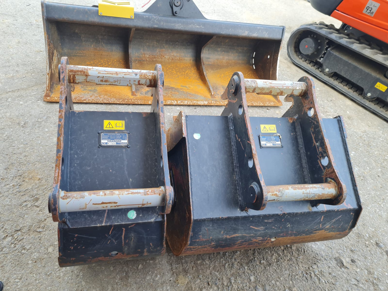 Bucket package for Yanmar B 95 W - דלי מחפר עבור מחפר גלגלים: תמונה 1 Bucket package for Yanmar B 95 W - דלי מחפר עבור מחפר גלגלים: תמונה 1