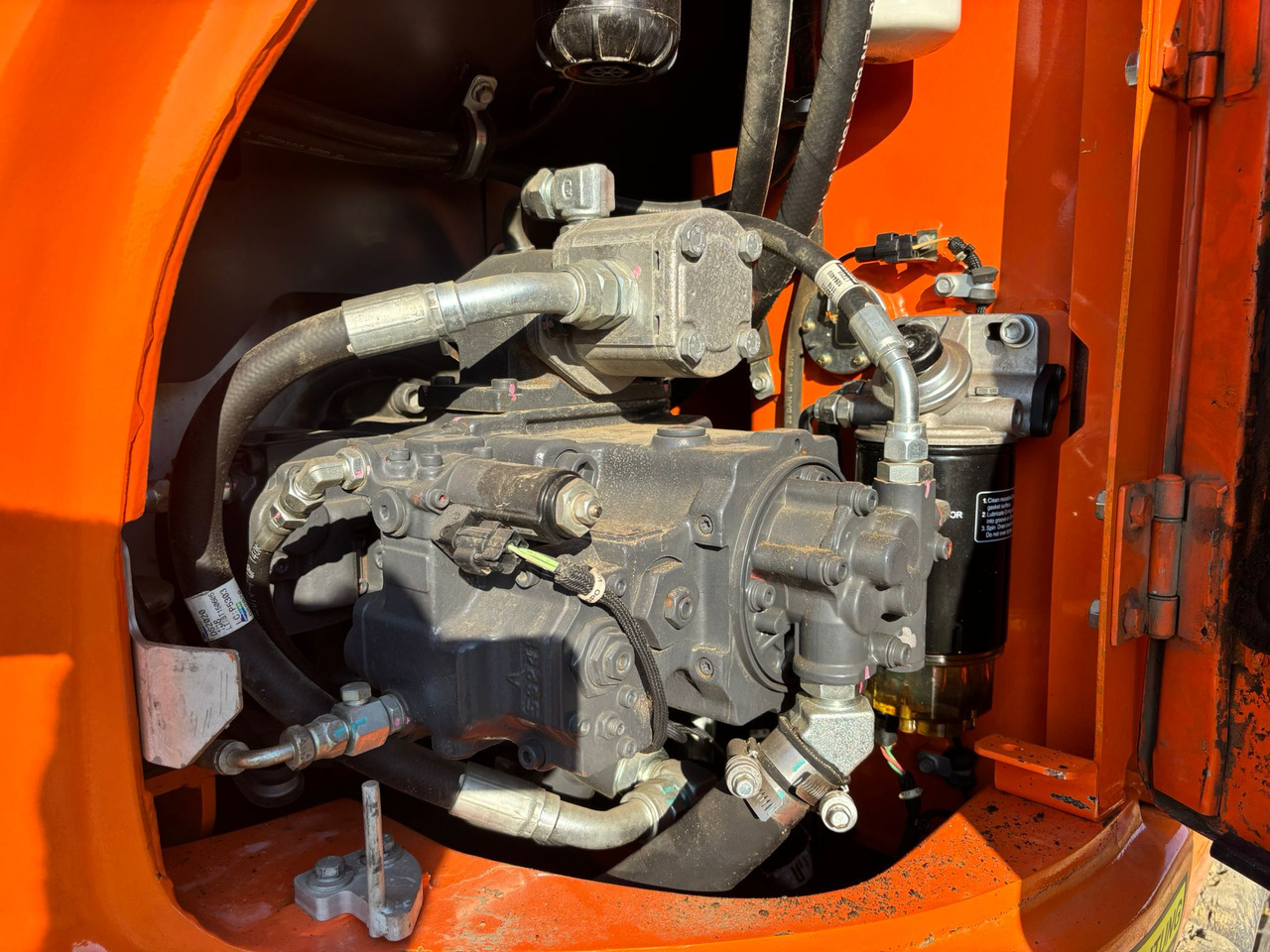 מחפר סורק DOOSAN DX 140 LCR-3: תמונה 9