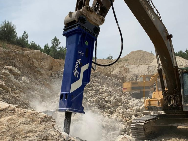 Daemo Alicon B 210 - פטיש הידרולי עבור מחפר סורק: תמונה 1 Daemo Alicon B 210 - פטיש הידרולי עבור מחפר סורק: תמונה 1