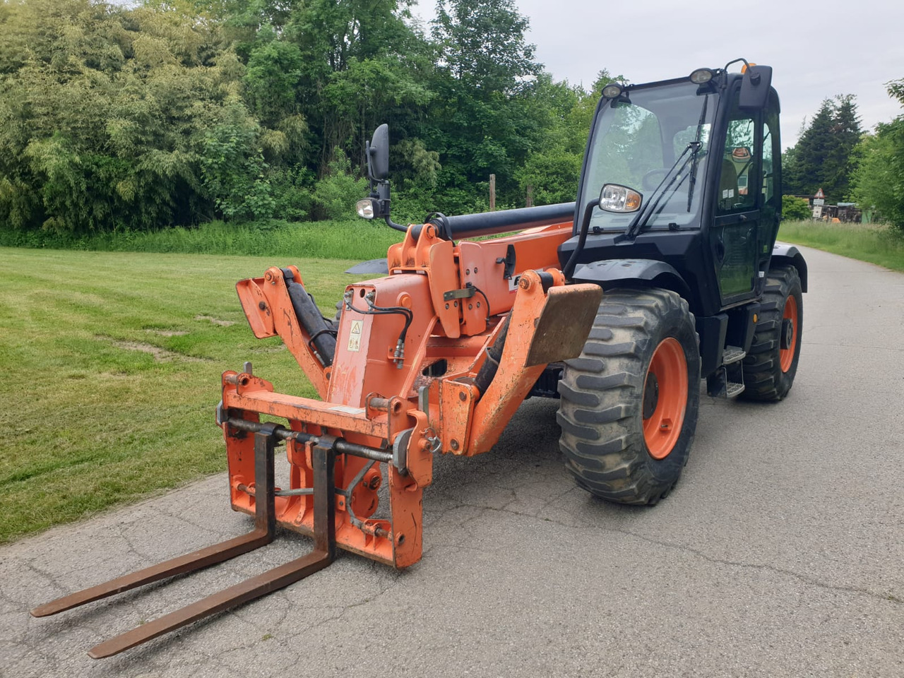 JCB 540-140 - מפעיל טלסקופי: תמונה 3 JCB 540-140 - מפעיל טלסקופי: תמונה 3