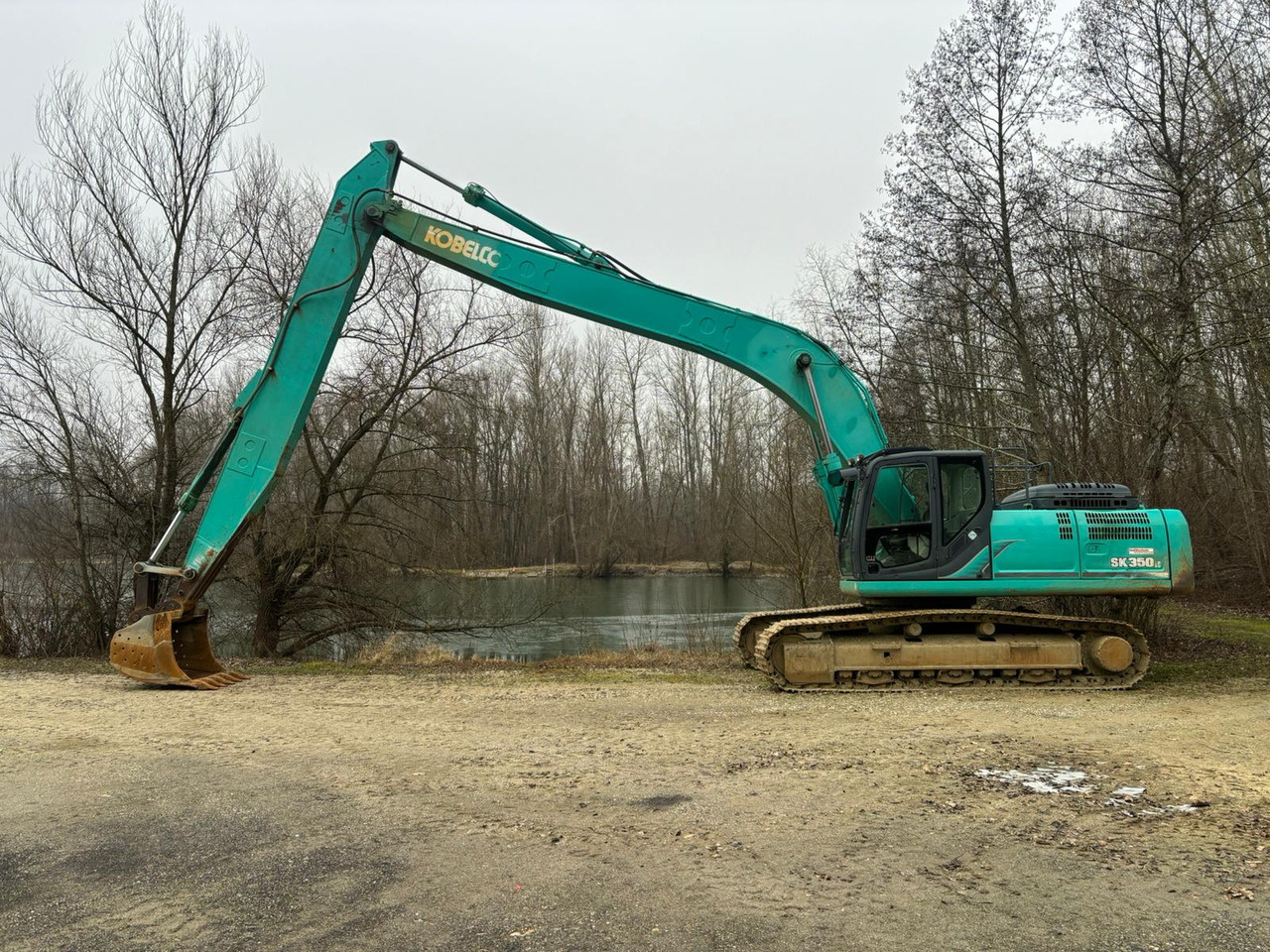 KOBELCO SK 350 Long Reach - מחפר סורק: תמונה 1 KOBELCO SK 350 Long Reach - מחפר סורק: תמונה 1