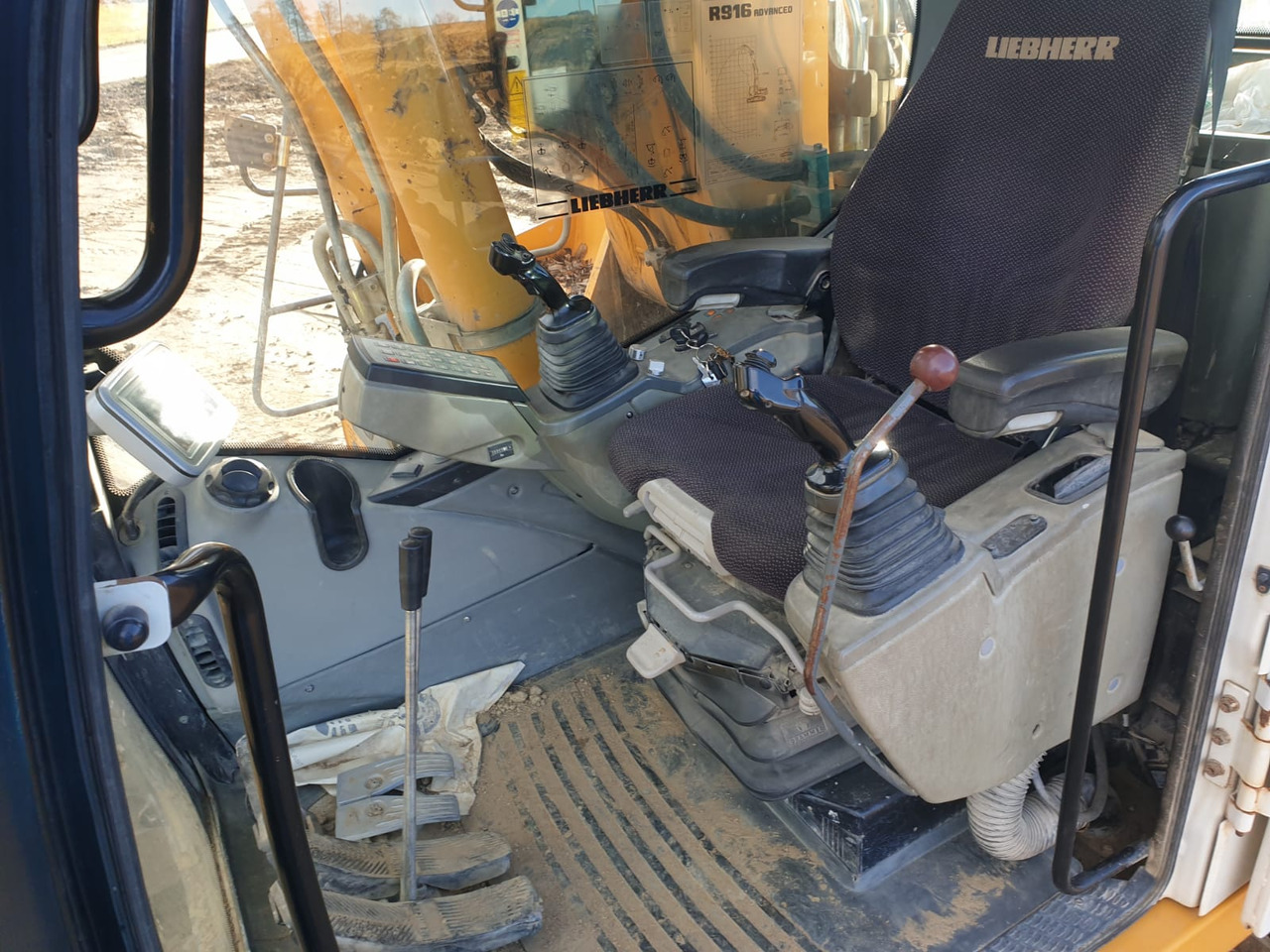 מחפר סורק LIEBHERR R 916 LC-423: תמונה 17