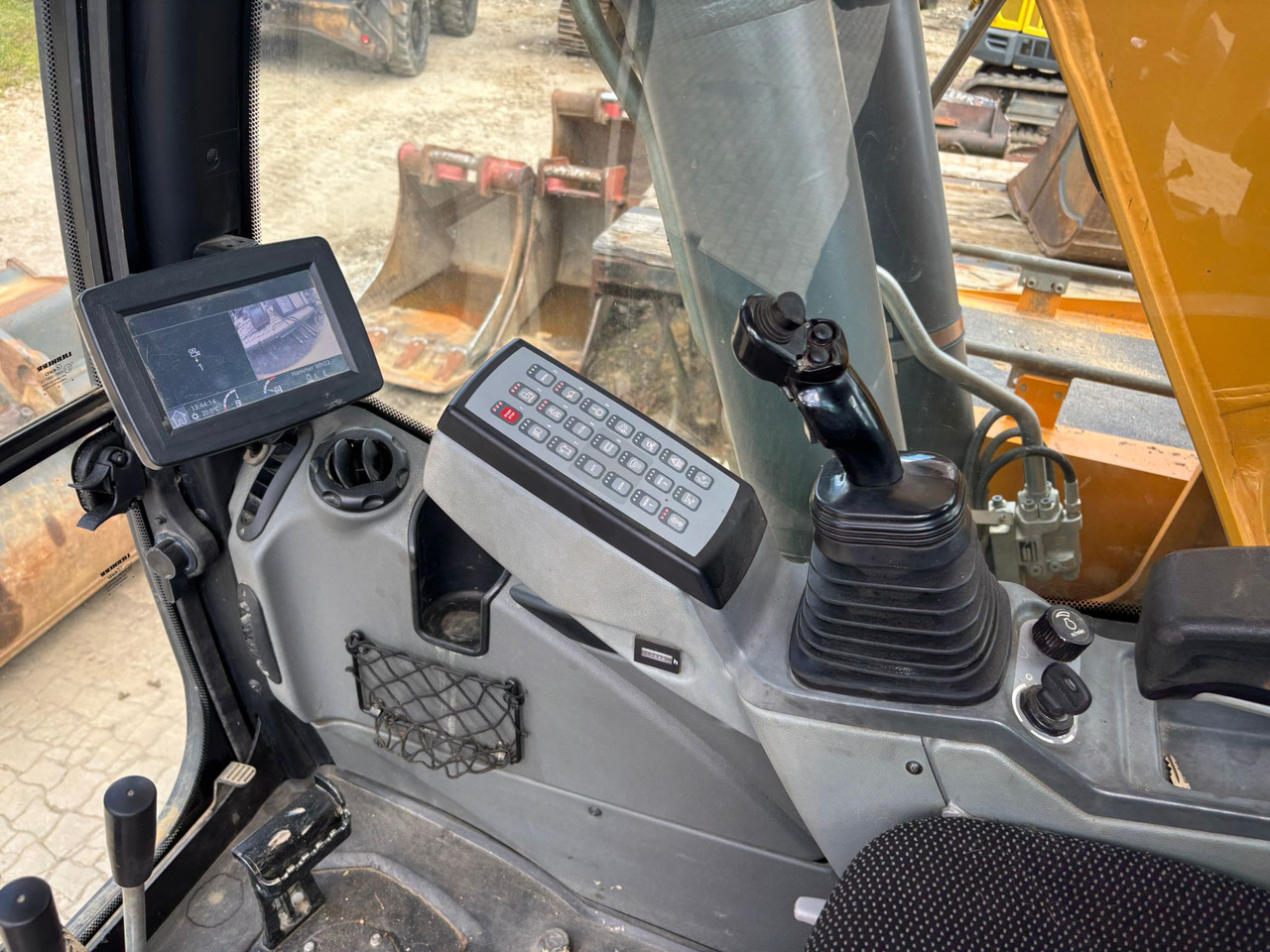 מחפר סורק LIEBHERR R 922 LC: תמונה 13