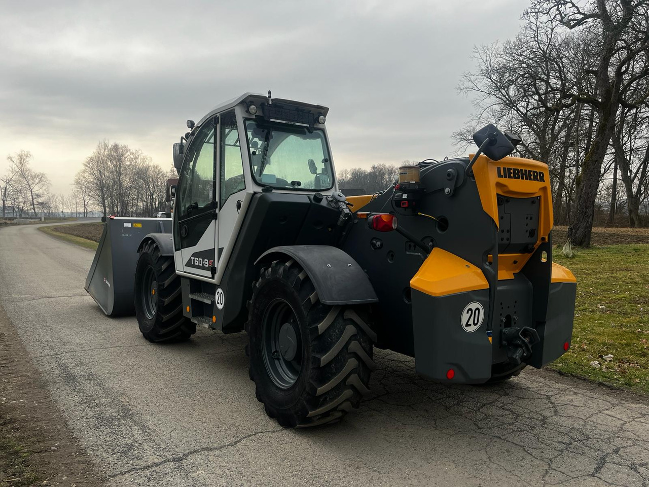 LIEBHERR T 60-9s - מעמיס גלגלים טלסקופי: תמונה 5 LIEBHERR T 60-9s - מעמיס גלגלים טלסקופי: תמונה 5