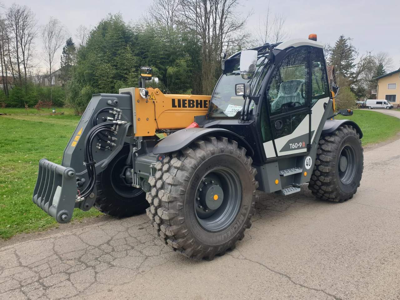 LIEBHERR T 60-9s - מפעיל טלסקופי: תמונה 3 LIEBHERR T 60-9s - מפעיל טלסקופי: תמונה 3