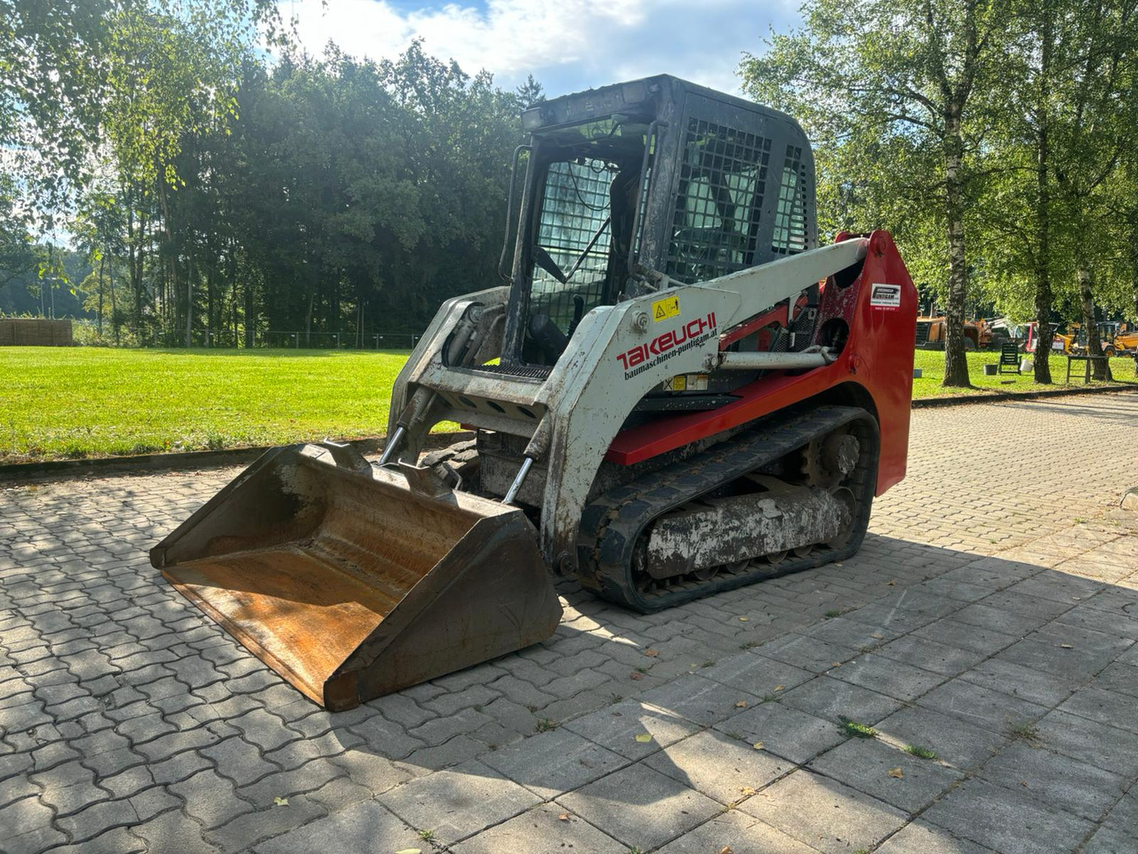TAKEUCHI TL 230 - מעמיס היגוי החלקה: תמונה 3 TAKEUCHI TL 230 - מעמיס היגוי החלקה: תמונה 3