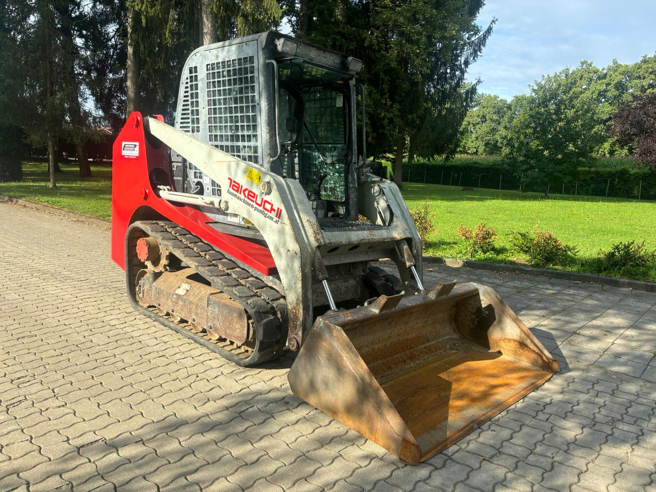 TAKEUCHI TL 230 - מעמיס היגוי החלקה: תמונה 4 TAKEUCHI TL 230 - מעמיס היגוי החלקה: תמונה 4