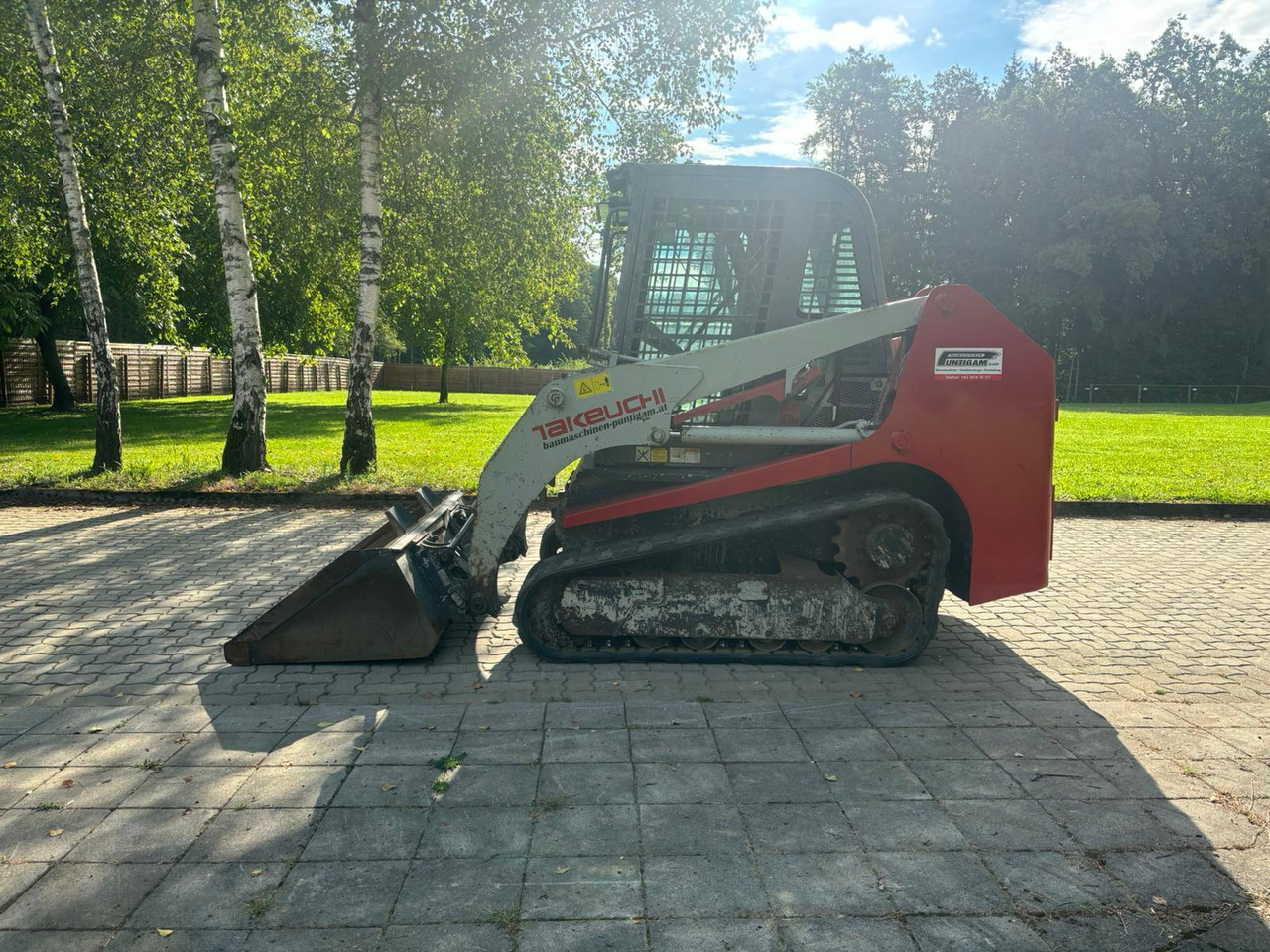 TAKEUCHI TL 230 - מעמיס היגוי החלקה: תמונה 2 TAKEUCHI TL 230 - מעמיס היגוי החלקה: תמונה 2