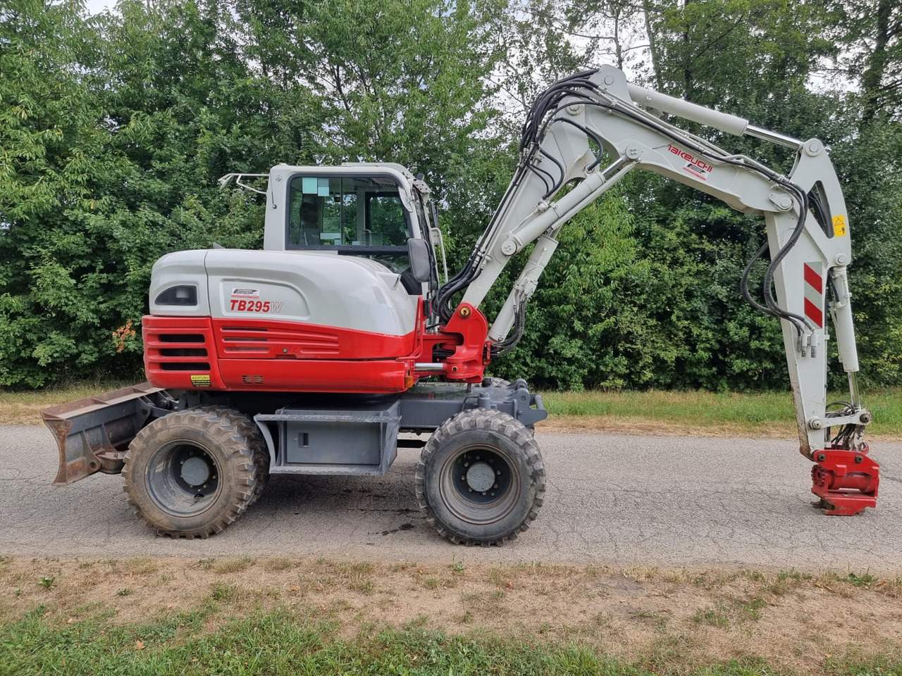 Takeuchi TB 295 W - מחפר גלגלים: תמונה 2 Takeuchi TB 295 W - מחפר גלגלים: תמונה 2