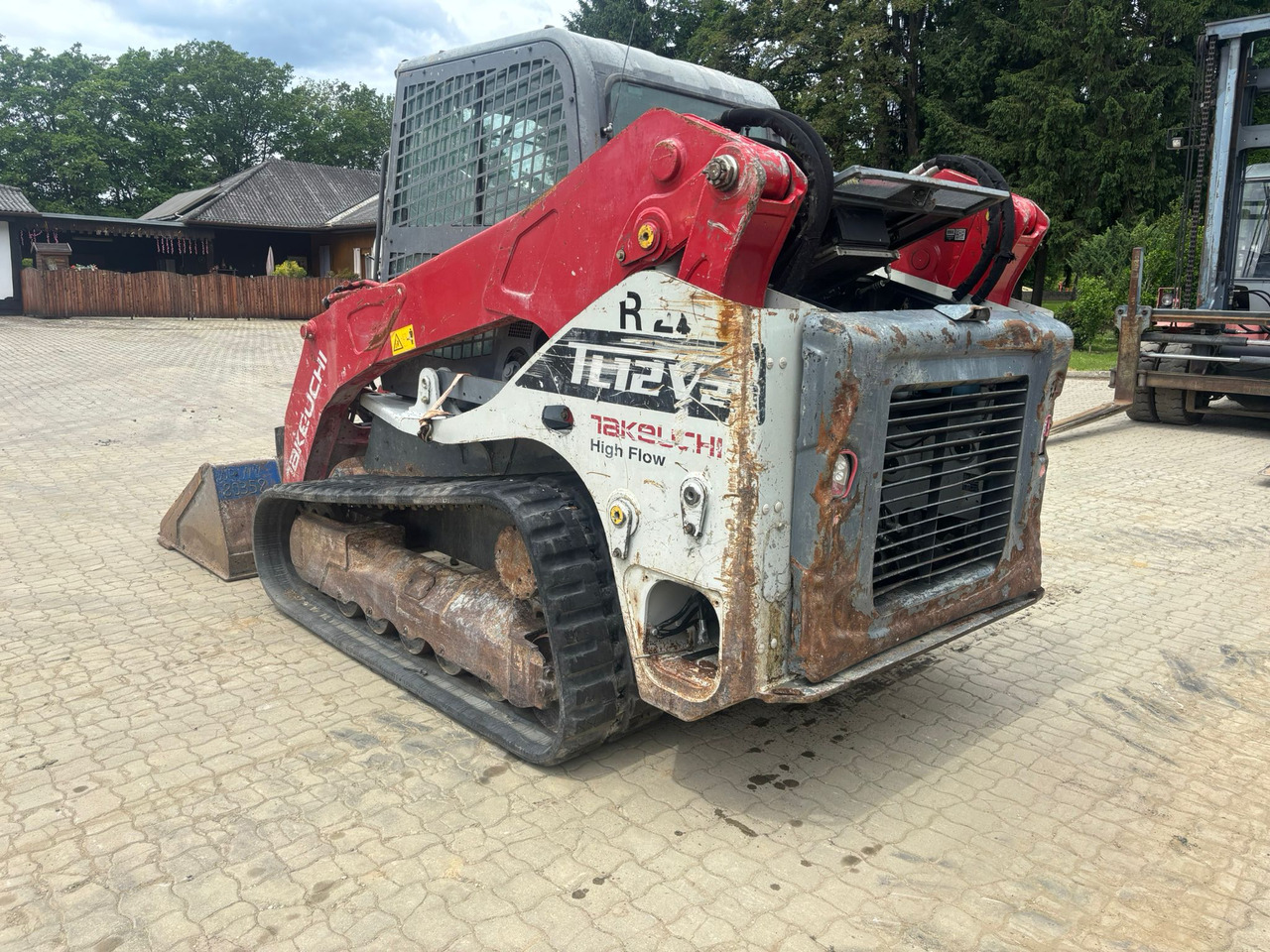 Takeuchi TL 12 V-2 - Engine defektive - מעמיס היגוי החלקה: תמונה 5 Takeuchi TL 12 V-2 - Engine defektive - מעמיס היגוי החלקה: תמונה 5