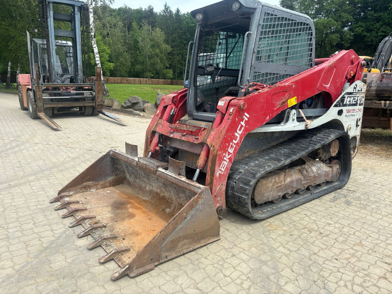 Takeuchi TL 12 V-2 - Engine defektive - מעמיס היגוי החלקה: תמונה 3 Takeuchi TL 12 V-2 - Engine defektive - מעמיס היגוי החלקה: תמונה 3