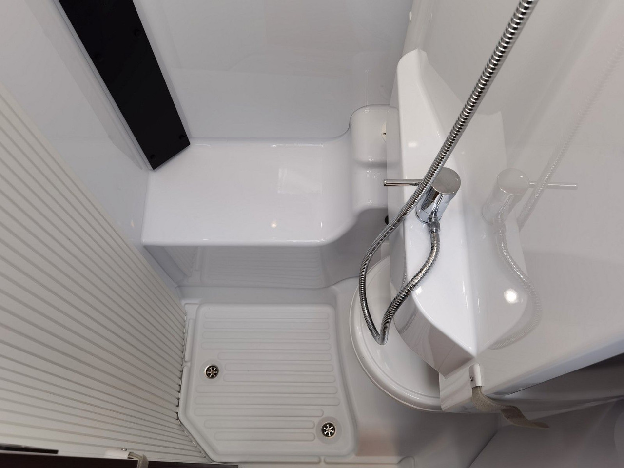 רכב ממונע חצי-משולב Chausson 627 TITANIUM / -2026- / 165PS-8G. / EINZELBETTEN: תמונה 23