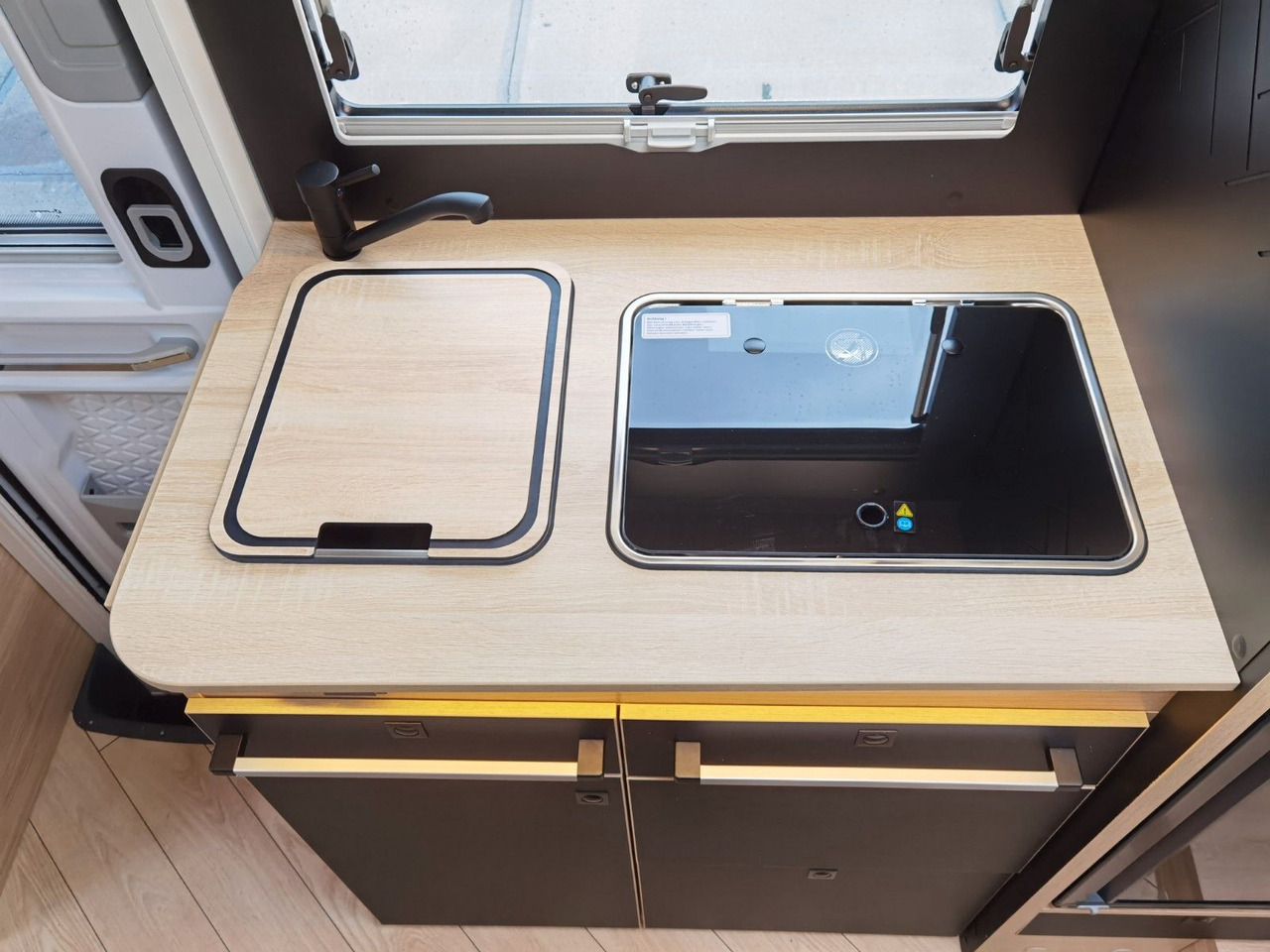 רכב ממונע חצי-משולב Chausson 627 TITANIUM / -2026- / 165PS-8G. / EINZELBETTEN: תמונה 18