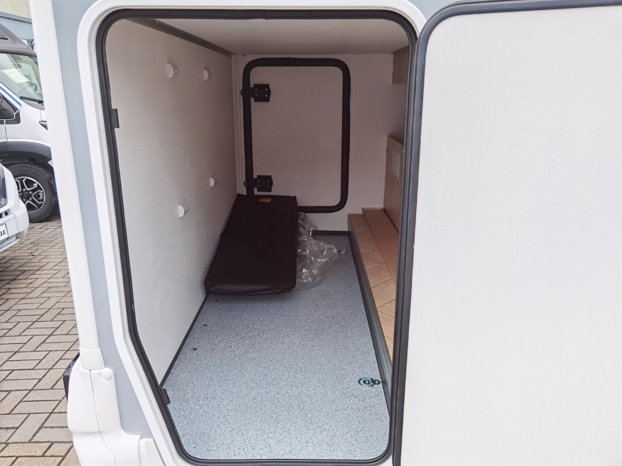 רכב ממונע חצי-משולב Chausson 627 TITANIUM / -2026- / 165PS-8G. / EINZELBETTEN: תמונה 11