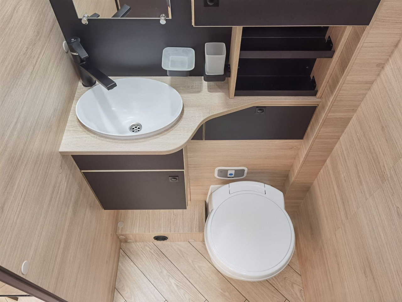 הַחכָּרָה  Chausson 640 TITANIUM /- 2026 - / XXL - HUBBETT & RAUMBAD Chausson 640 TITANIUM /- 2026 - / XXL - HUBBETT & RAUMBAD: תמונה 15