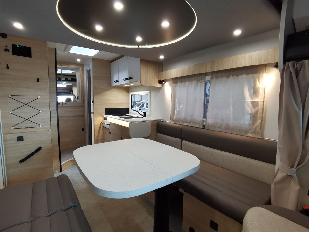 רכב ממונע חצי-משולב Chausson 640 ULTIMATE / -2026- / 140PS-8G. / XXL- HUBBETT: תמונה 13