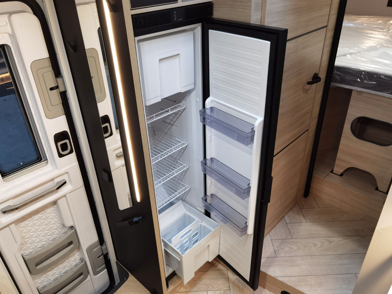 הַחכָּרָה  Chausson 797 TITANIUM / - 2026 - / EINZELBETTEN & HUBBETT Chausson 797 TITANIUM / - 2026 - / EINZELBETTEN & HUBBETT: תמונה 17