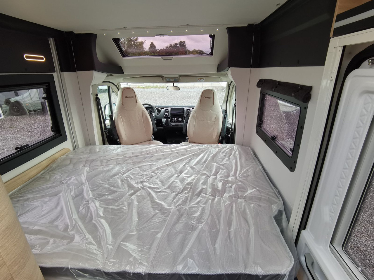 רכב ממונע חצי-משולב Chausson X 650 EXCLUSIVE LINE / - 2026 - / XXL - HUBBETT: תמונה 19 רכב ממונע חצי-משולב Chausson X 650 EXCLUSIVE LINE / - 2026 - / XXL - HUBBETT: תמונה 19