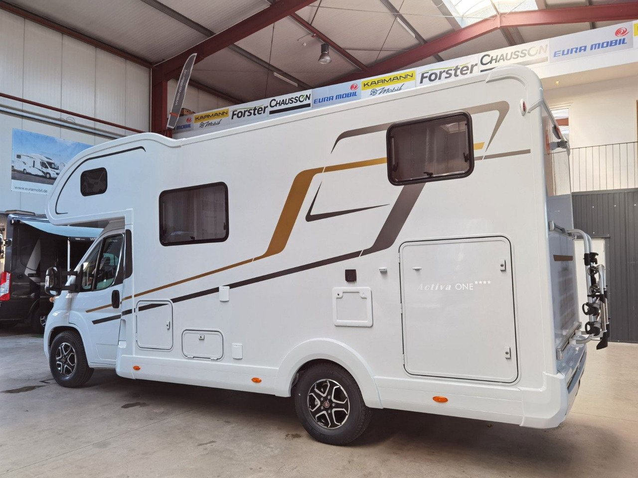 Eura Mobil ACTIVA ONE 690 HB / 180PS-9G AUTOMATIK -40H MAXI - רכב ממונע Alcove: תמונה 5 Eura Mobil ACTIVA ONE 690 HB / 180PS-9G AUTOMATIK -40H MAXI - רכב ממונע Alcove: תמונה 5