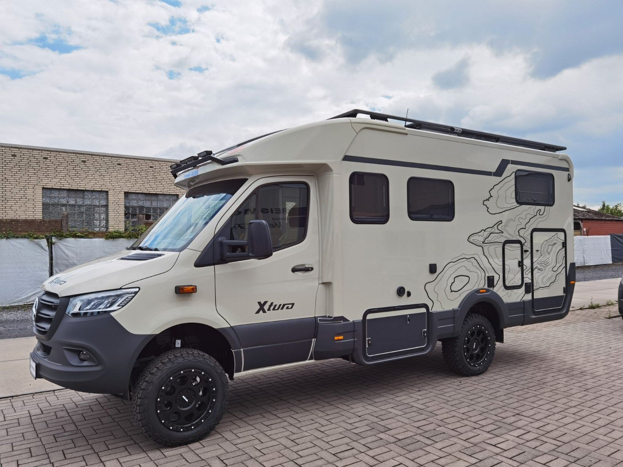 רכב ממונע חצי-משולב Eura Mobil XTURA 686 EF / MODELL 2025 / 4x4- FERNREISEMOBIL: תמונה 6