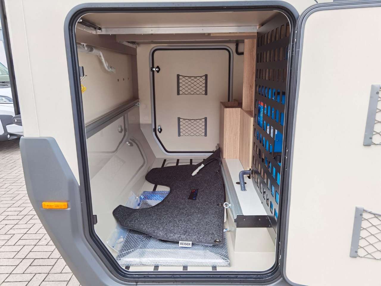 רכב ממונע חצי-משולב Eura Mobil XTURA 686 EF / MODELL 2025 / 4x4- FERNREISEMOBIL: תמונה 13