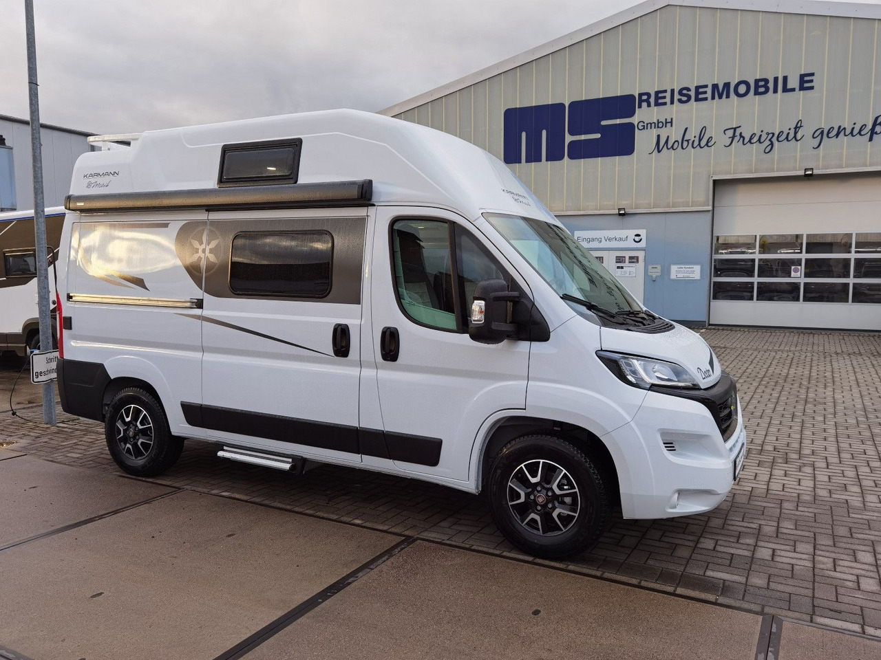 Karmann DEXTER 550 / 140PS / CONCEPT - PAKET & HUBBETT - מוטורהום: תמונה 4 Karmann DEXTER 550 / 140PS / CONCEPT - PAKET & HUBBETT - מוטורהום: תמונה 4