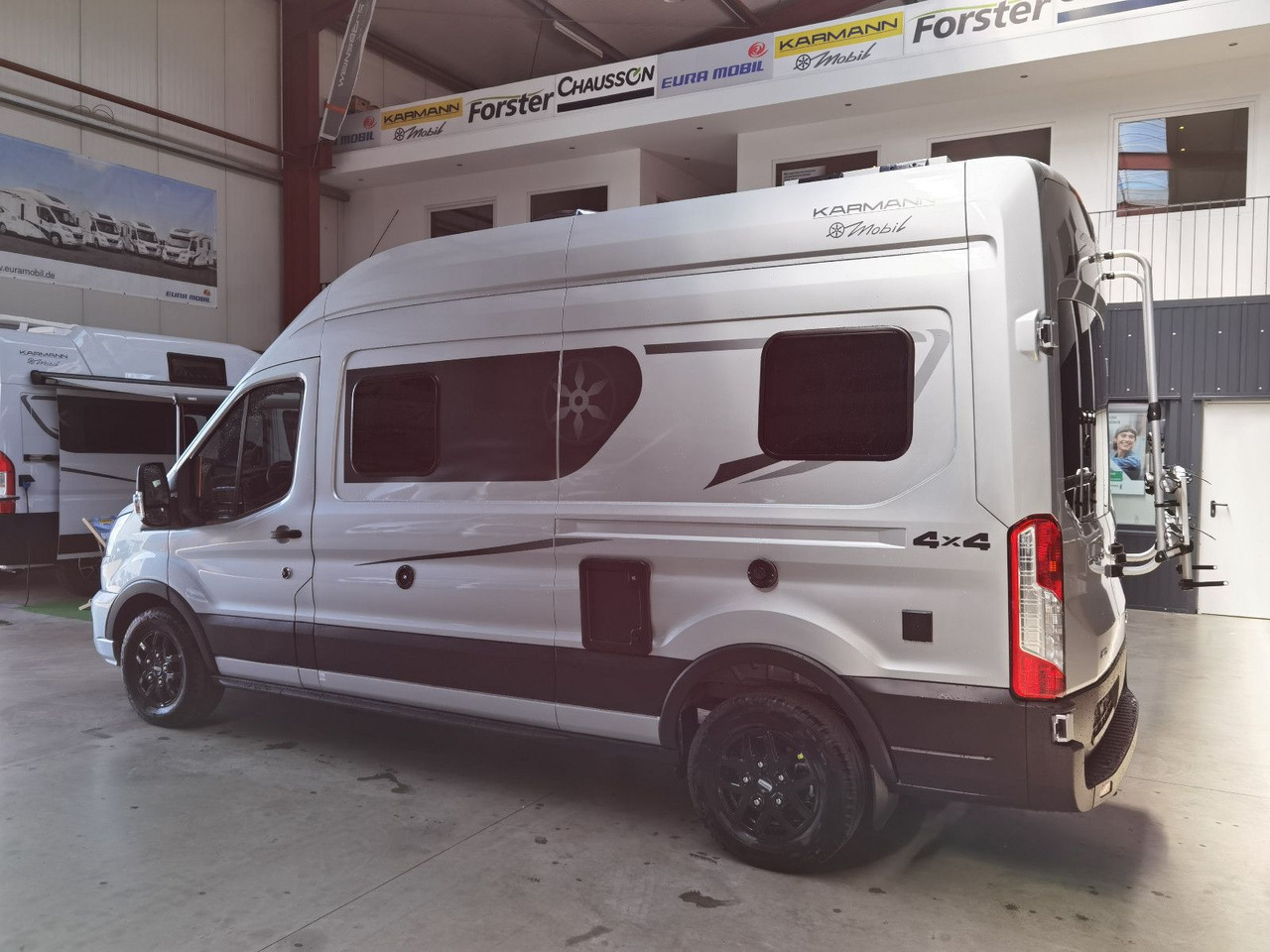 Karmann DEXTER 560 / 170PS - 4x4 / SOLAR & MARKISE & ALU - מוטורהום: תמונה 5 Karmann DEXTER 560 / 170PS - 4x4 / SOLAR & MARKISE & ALU - מוטורהום: תמונה 5