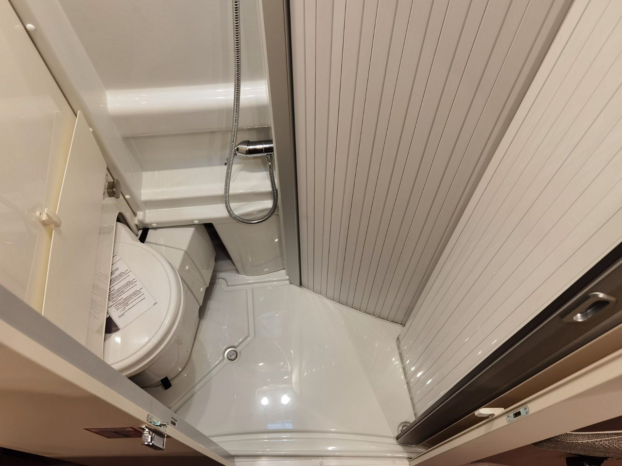 מוטורהום Malibu VAN DIVERSITY GT- 640 LE K /NAVIGATION & KEYLESS: תמונה 20 מוטורהום Malibu VAN DIVERSITY GT- 640 LE K /NAVIGATION & KEYLESS: תמונה 20