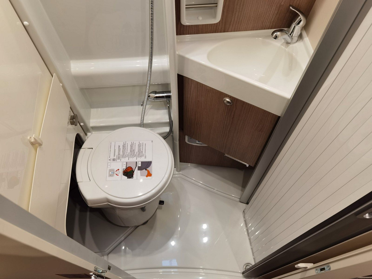 מוטורהום Malibu VAN DIVERSITY GT- 640 LE K /NAVIGATION & KEYLESS: תמונה 19 מוטורהום Malibu VAN DIVERSITY GT- 640 LE K /NAVIGATION & KEYLESS: תמונה 19