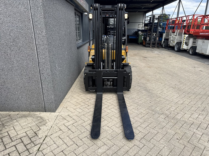 Caterpillar GP35 Triplo 430 Freelift / Sideshift / 4e Functie LPG 2008 - מלגזת LPG: תמונה 5 Caterpillar GP35 Triplo 430 Freelift / Sideshift / 4e Functie LPG 2008 - מלגזת LPG: תמונה 5