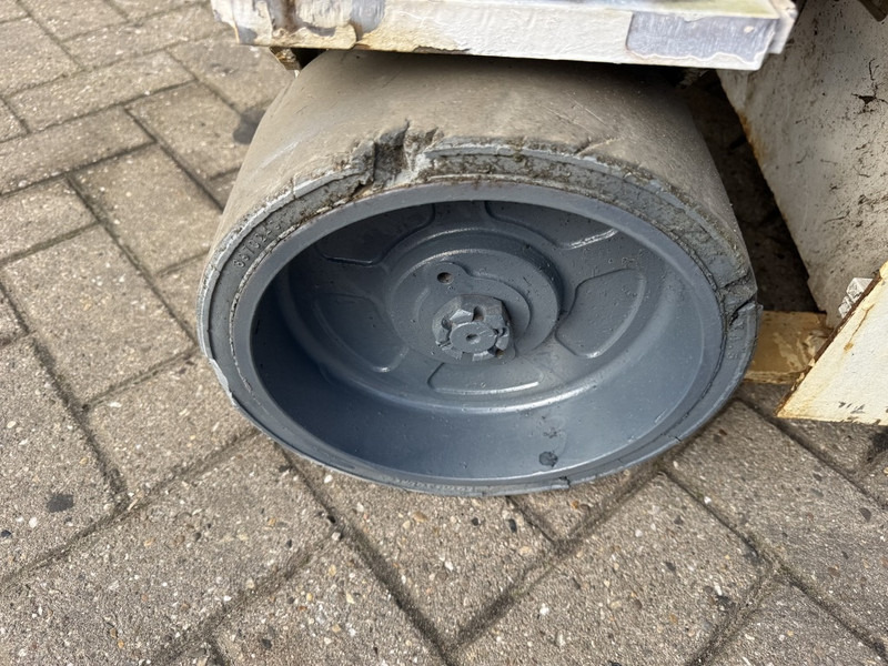 מעלית מספריים Genie GS 1532: תמונה 8