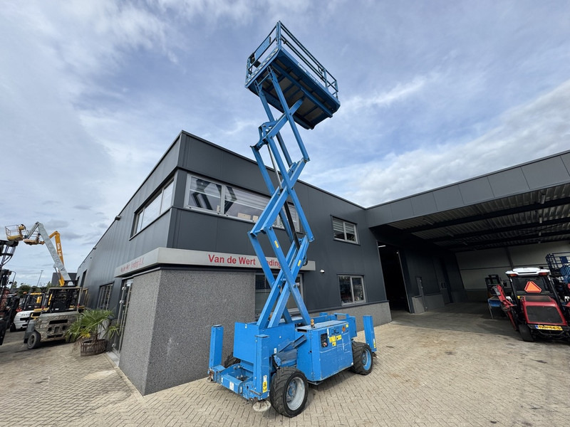 מעלית מספריים Genie GS 2669 RT  Hoogwerker / Arbeitsbuhne 10mtr werkhoogte 4x4 kubota DIESEL 2013: תמונה 7