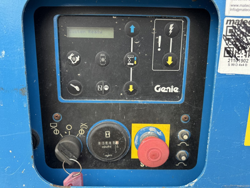 מעלית מספריים Genie GS 2669 RT  Hoogwerker / Arbeitsbuhne 10mtr werkhoogte 4x4 kubota DIESEL 2013: תמונה 8