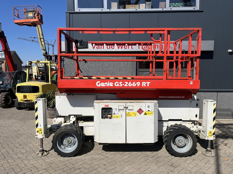 Genie GS 2669 RT Hoogwerker / Arbeitsbuhne - מעלית מספריים: תמונה 2 Genie GS 2669 RT Hoogwerker / Arbeitsbuhne - מעלית מספריים: תמונה 2