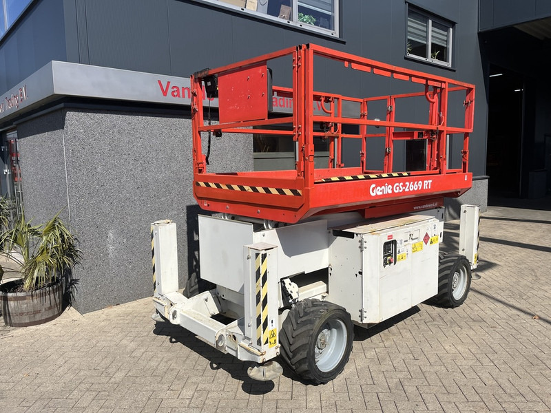 Genie GS 2669 RT Hoogwerker / Arbeitsbuhne - מעלית מספריים: תמונה 5 Genie GS 2669 RT Hoogwerker / Arbeitsbuhne - מעלית מספריים: תמונה 5
