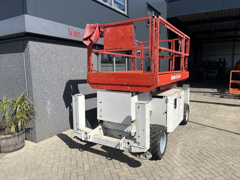 Genie GS 2669 RT Hoogwerker / arbeitsbuhne - מעלית מספריים: תמונה 3 Genie GS 2669 RT Hoogwerker / arbeitsbuhne - מעלית מספריים: תמונה 3