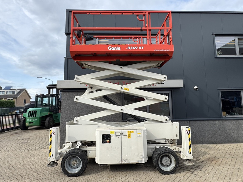 Genie GS 3369 RT Hoogwerker / Arbeitsbuhne 12mtr werkhoogte 4x4 Kubota DIESEL 2013 - מעלית מספריים: תמונה 5 Genie GS 3369 RT Hoogwerker / Arbeitsbuhne 12mtr werkhoogte 4x4 Kubota DIESEL 2013 - מעלית מספריים: תמונה 5