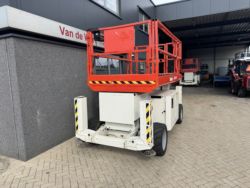Genie GS 3369 RT Hoogwerker / Arbeitsbuhne 12mtr werkhoogte 4x4 Kubota DIESEL 2013 - מעלית מספריים: תמונה 3 Genie GS 3369 RT Hoogwerker / Arbeitsbuhne 12mtr werkhoogte 4x4 Kubota DIESEL 2013 - מעלית מספריים: תמונה 3