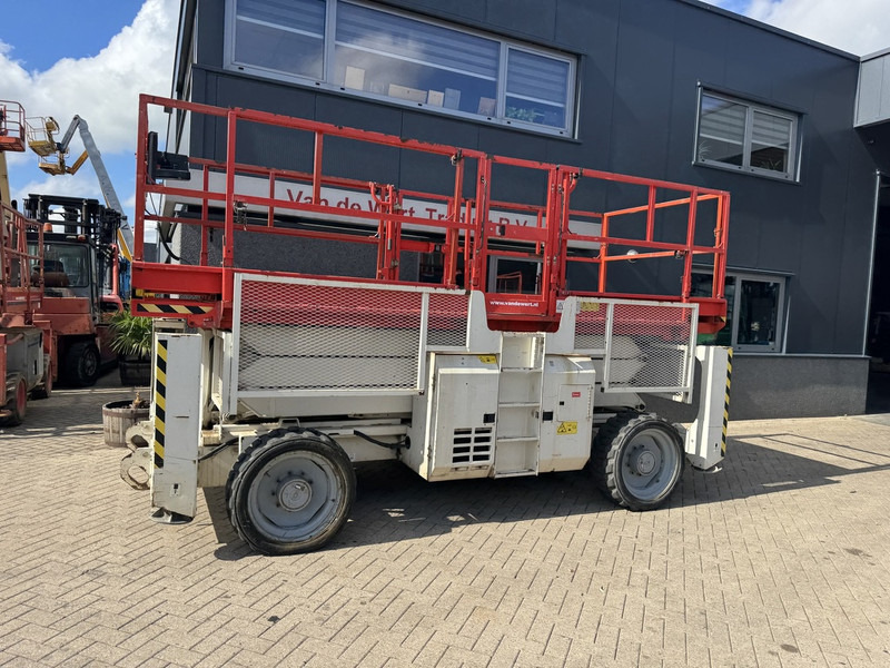 Genie GS 3390 RT Schaarhoogwerker / Scissor Lift / Arbeitsbuhne 12mtr werkhoogte 4x4 Deutz DIESEL 2013 - מעלית מספריים: תמונה 2 Genie GS 3390 RT Schaarhoogwerker / Scissor Lift / Arbeitsbuhne 12mtr werkhoogte 4x4 Deutz DIESEL 2013 - מעלית מספריים: תמונה 2