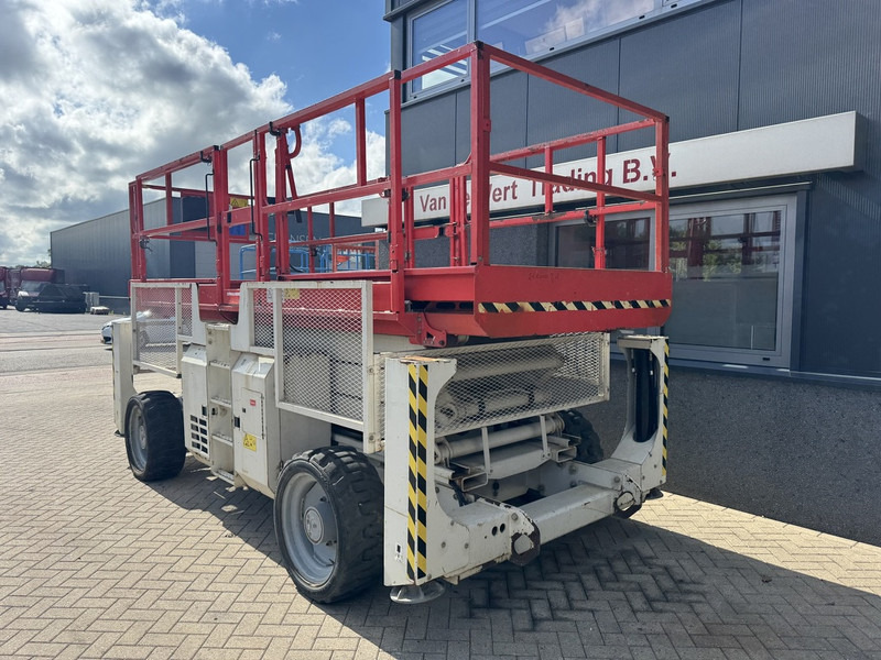 Genie GS 3390 RT Schaarhoogwerker / Scissor Lift / Arbeitsbuhne 12mtr werkhoogte 4x4 Deutz DIESEL 2013 - מעלית מספריים: תמונה 5 Genie GS 3390 RT Schaarhoogwerker / Scissor Lift / Arbeitsbuhne 12mtr werkhoogte 4x4 Deutz DIESEL 2013 - מעלית מספריים: תמונה 5