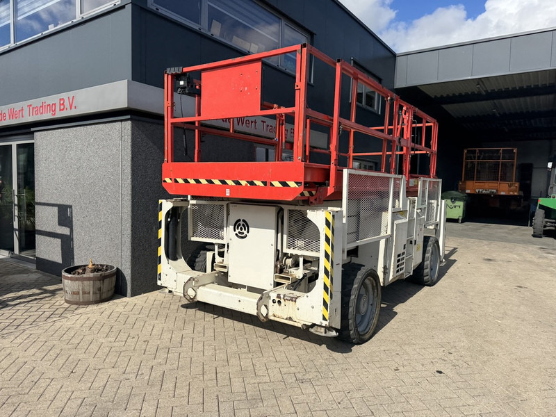 Genie GS 3390 RT Schaarhoogwerker / Scissor Lift / Arbeitsbuhne 12mtr werkhoogte 4x4 Deutz DIESEL 2013 - מעלית מספריים: תמונה 4 Genie GS 3390 RT Schaarhoogwerker / Scissor Lift / Arbeitsbuhne 12mtr werkhoogte 4x4 Deutz DIESEL 2013 - מעלית מספריים: תמונה 4
