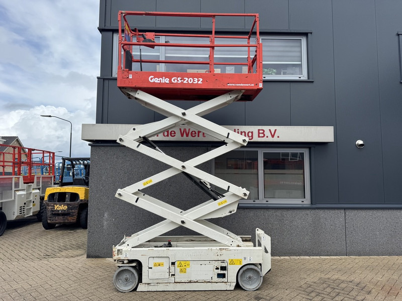 Genie GS2032 schaarlift schaar hoogwerker 2013 uur 8mtr werkhoogte - מעלית מספריים: תמונה 5 Genie GS2032 schaarlift schaar hoogwerker 2013 uur 8mtr werkhoogte - מעלית מספריים: תמונה 5