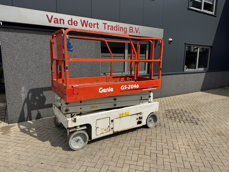Genie GS2046 schaarlift schaar hoogwerker 2012 uur 8mtr werkhoogte - מעלית מספריים: תמונה 2 Genie GS2046 schaarlift schaar hoogwerker 2012 uur 8mtr werkhoogte - מעלית מספריים: תמונה 2