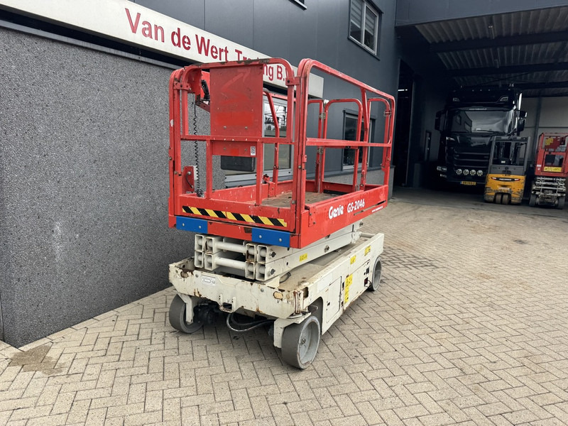 Genie Genie GS2046 schaarlift schaar hoogwerker 2012 uur 8mtr werkhoogte - מעלית מספריים: תמונה 3 Genie Genie GS2046 schaarlift schaar hoogwerker 2012 uur 8mtr werkhoogte - מעלית מספריים: תמונה 3