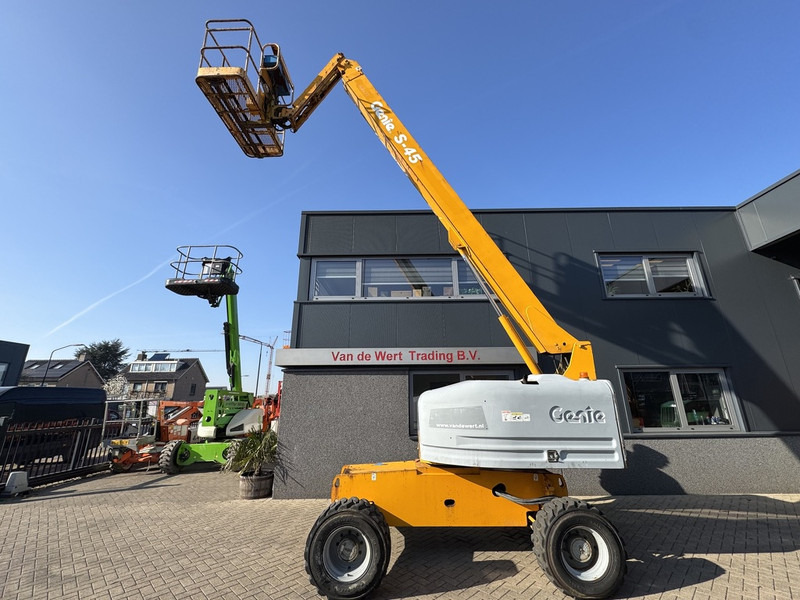 Genie S45 4x4 DEUTZ DIESEL 3000uur 15,7M Werkhoogte - מוט טלסקופי: תמונה 3 Genie S45 4x4 DEUTZ DIESEL 3000uur 15,7M Werkhoogte - מוט טלסקופי: תמונה 3