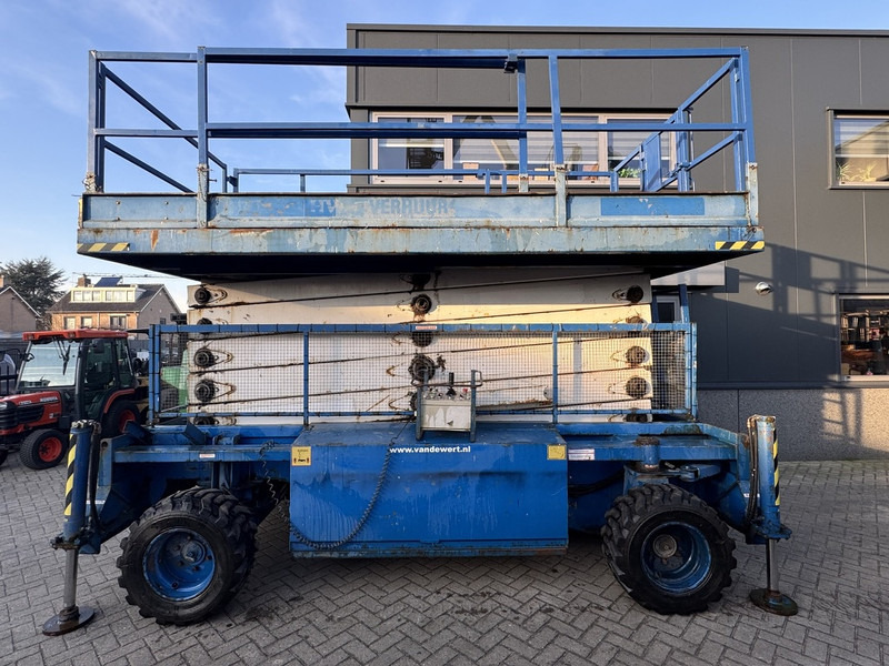 Holland lift Combistar B-195DL25 Schaarhoogwerker 22M Werkhoogte Hatz Diesel 4X4 2003 - מעלית מספריים: תמונה 2 Holland lift Combistar B-195DL25 Schaarhoogwerker 22M Werkhoogte Hatz Diesel 4X4 2003 - מעלית מספריים: תמונה 2